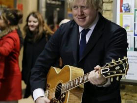 London Mayor Boris Johnson Sings Bob Marley Classic
