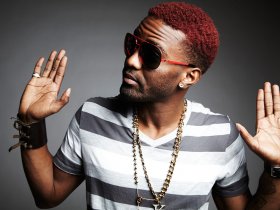 Konshens reaches out for Ugandan book drive